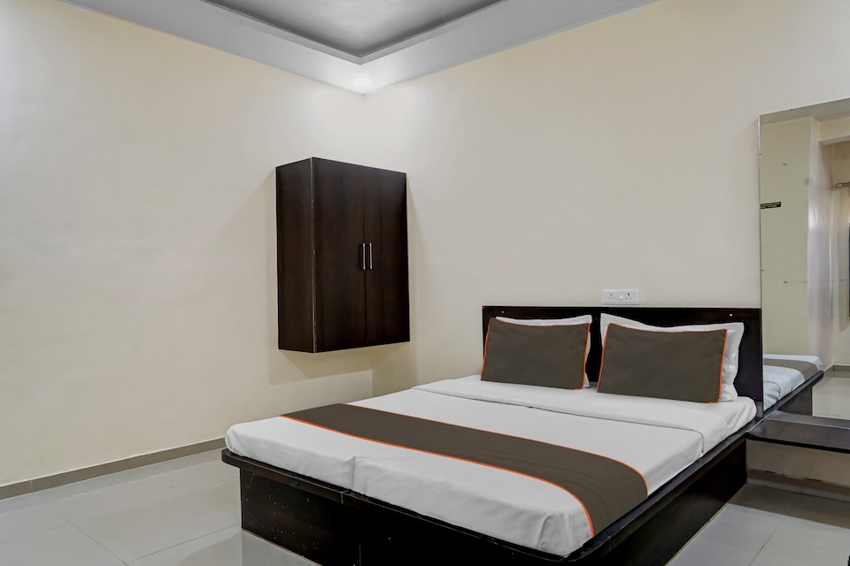 Hotel O Parinda Lodging, Pimpri Pune, Pune