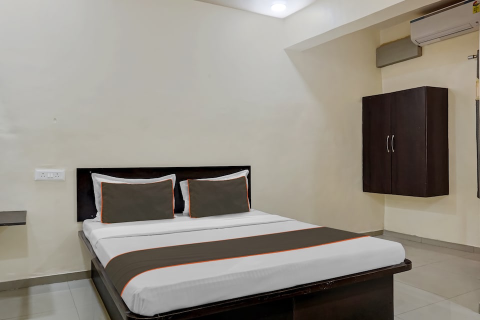 Hotel O Parinda Lodging, Pimpri Pune, Pune