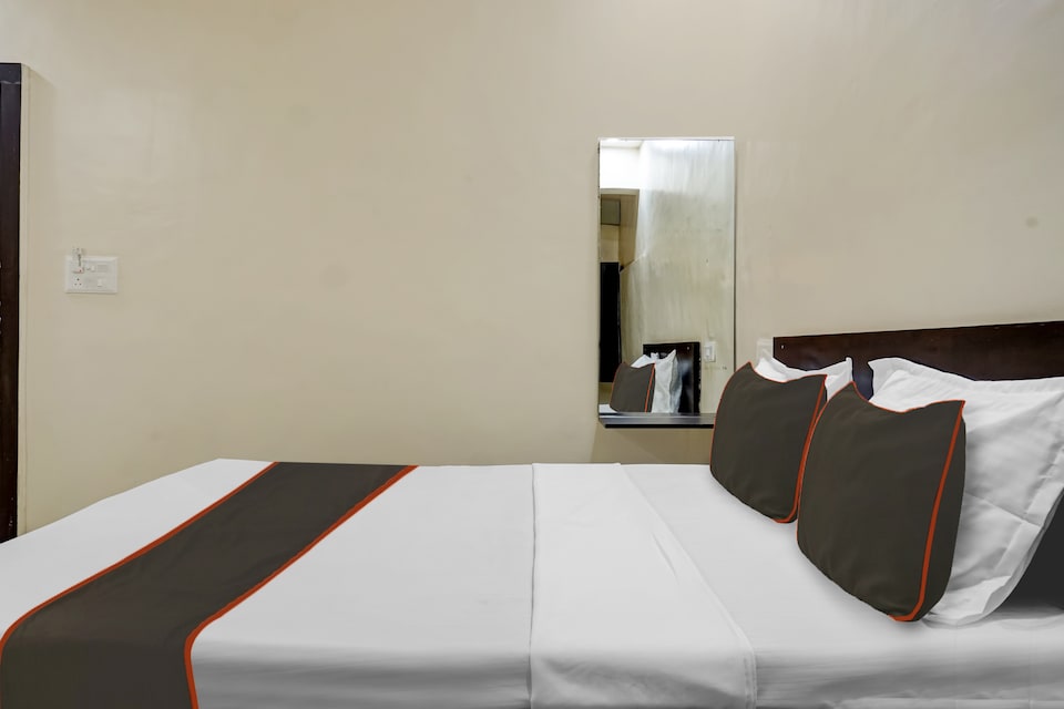 Hotel O Parinda Lodging, Pimpri Pune, Pune