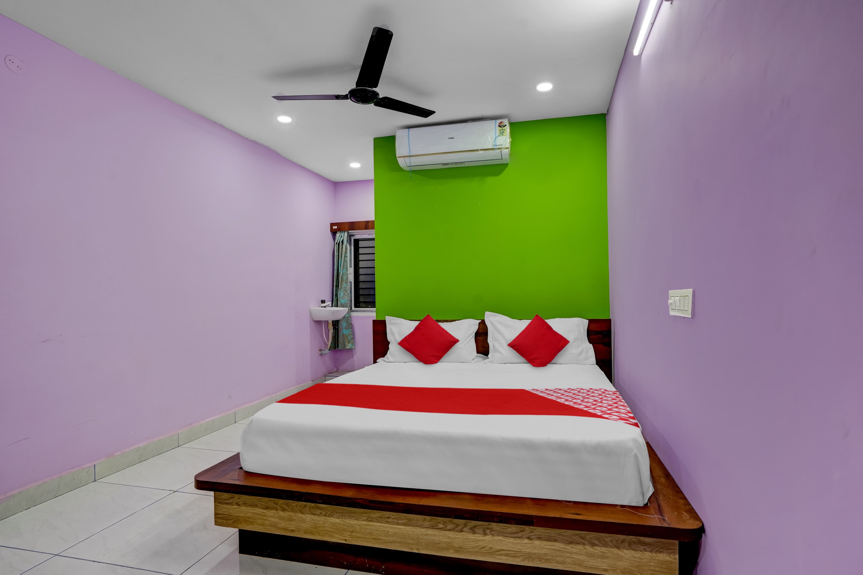 OYO Hotel VIZVIT Lodge , Flagship Visakhapatnam, Book ₹1495 OYO