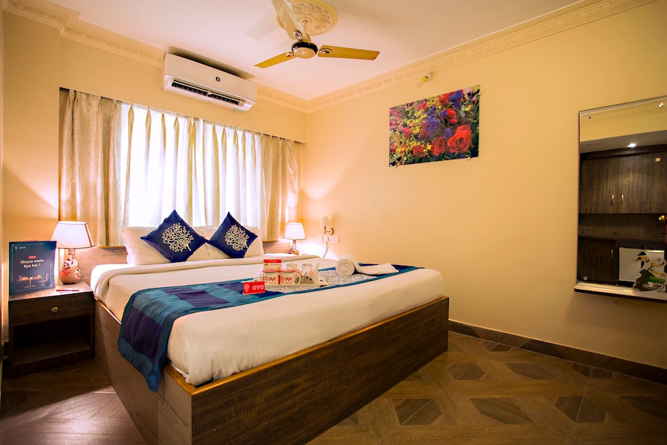 OYO 1758 Hotel Balaji Inn, Bagdogra Airport Siliguri, Siliguri