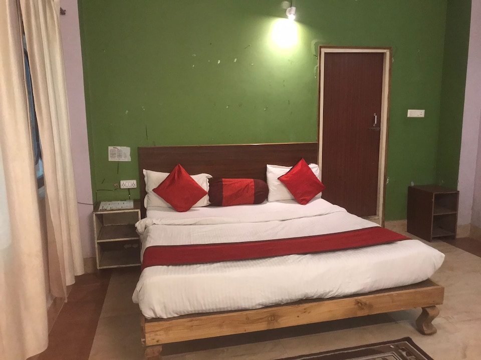 OYO Flagship Hotel Shree Jagat Leela , Charbagh Lucknow, Lucknow