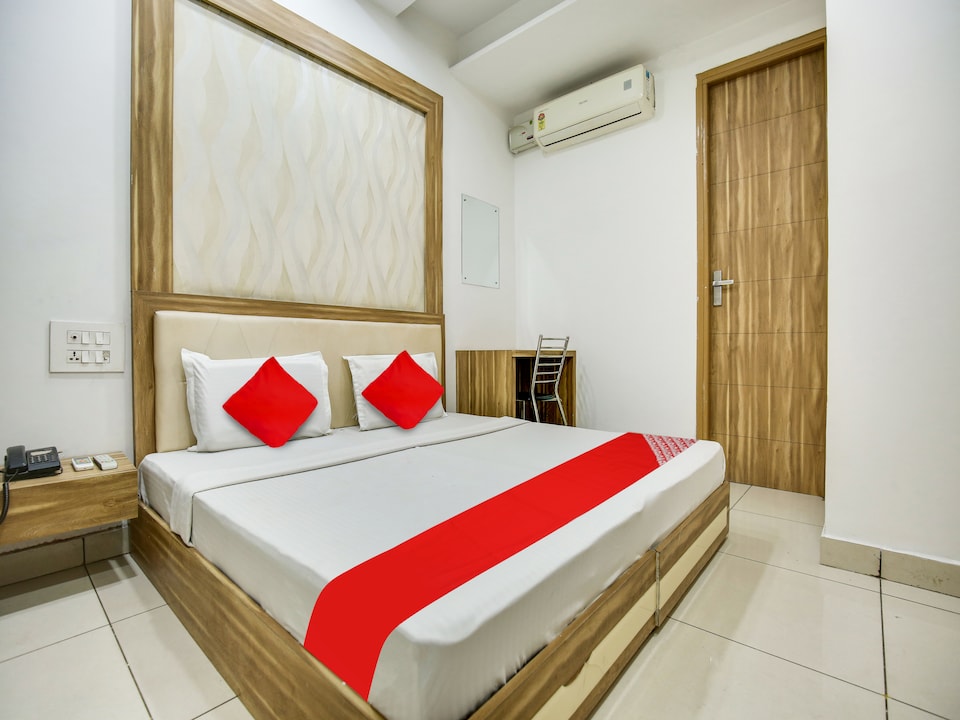 OYO Hotel Krishna, Mall Road Bathinda, Bathinda