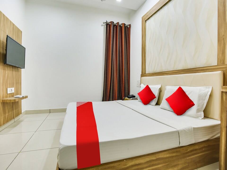 OYO Hotel Krishna, Mall Road Bathinda, Bathinda