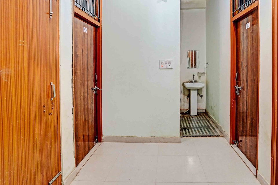 Hotel O Rajveer, Charbagh Lucknow, Lucknow