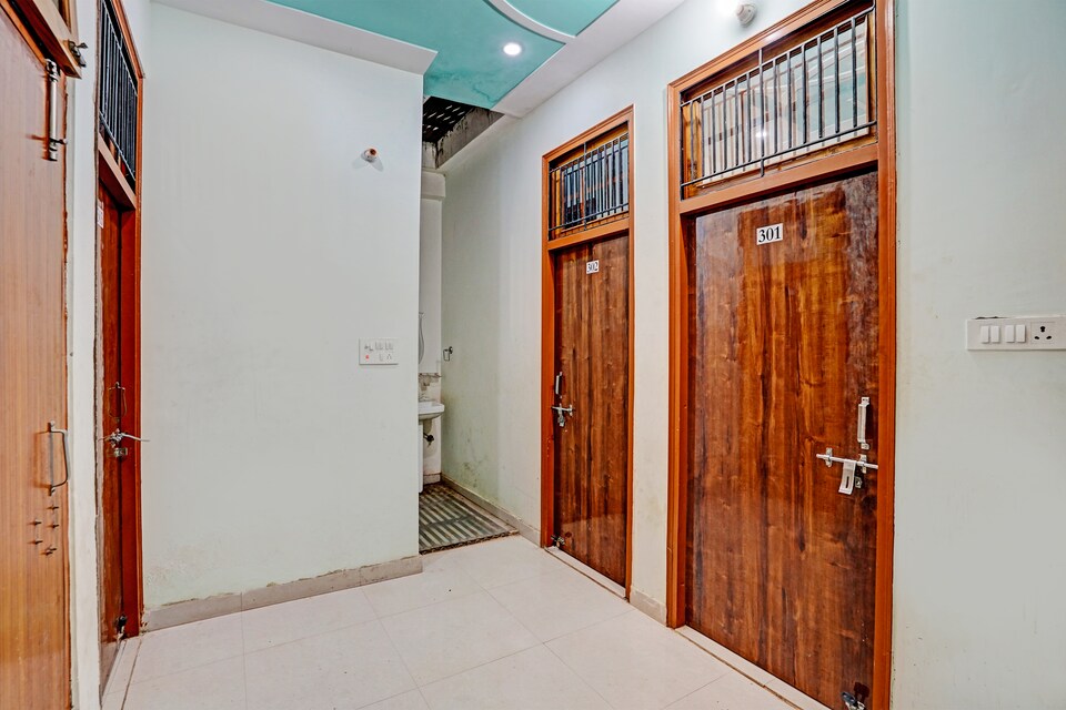 Hotel O Rajveer, Charbagh Lucknow, Lucknow