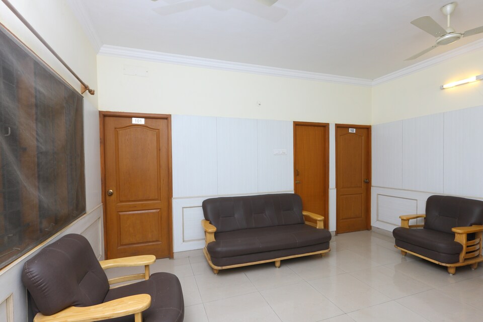 OYO 820035 Tranquil Nest, Velachery, Chennai