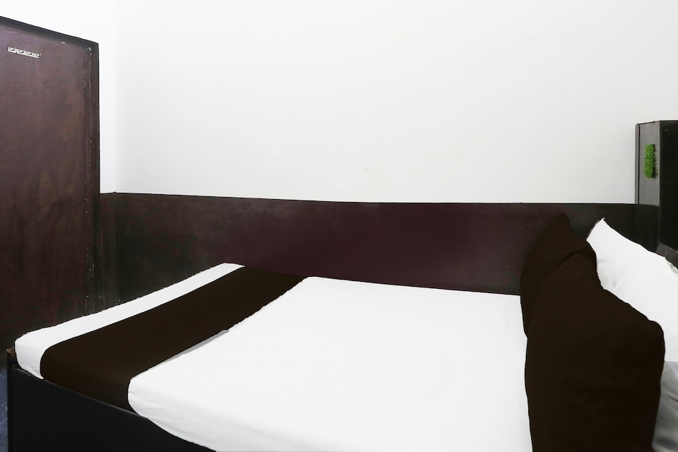 SPOT ON HOTEL UP-13, Aligarh, Aligarh