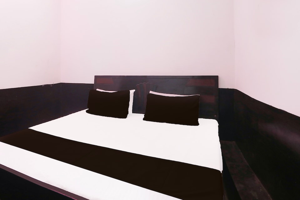 SPOT ON HOTEL UP-13, Aligarh, Aligarh