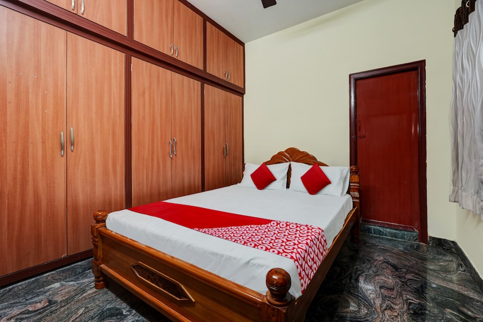 Hotel O SRI LAKSHMI SRINIVASA NILAYAM, Tiruchanur Road Tirupati, Tirupati