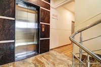 Super Townhouse Ecity Inn 