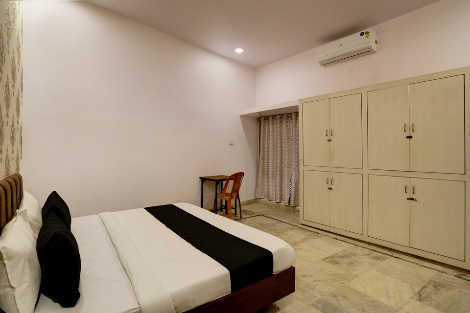 OYO Hotel Divine, Jabalpur, Jabalpur