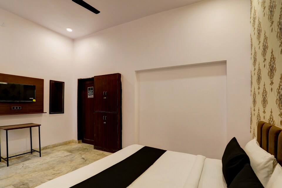 OYO Hotel Divine, Jabalpur, Jabalpur