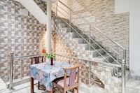 Hotel O PYRENEES HOME STAY Fatehadbad metro station