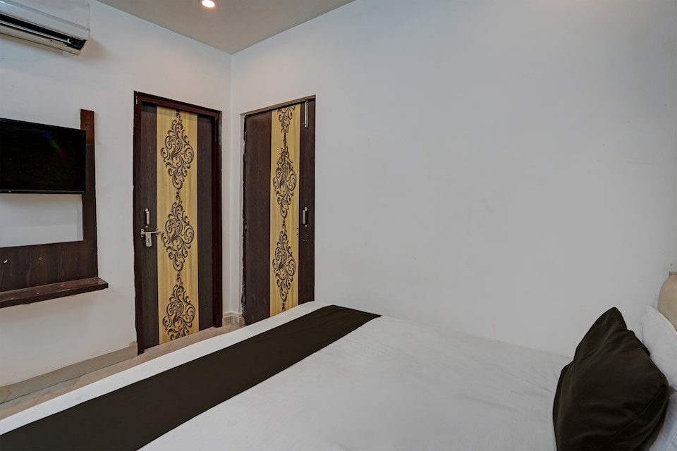 Hotel O Krishna Galaxy, Gomti Nagar Lucknow, Lucknow