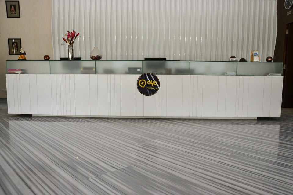 OYO Premium 013 Sahara Hospital Road, Gomti Nagar Lucknow, Lucknow