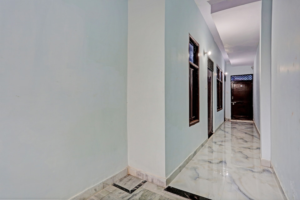 SPOT ON Hotel Twins Palace, IIT Kanpur, Kanpur