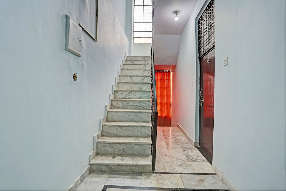 SPOT ON Hotel Twins Palace, IIT Kanpur, Kanpur