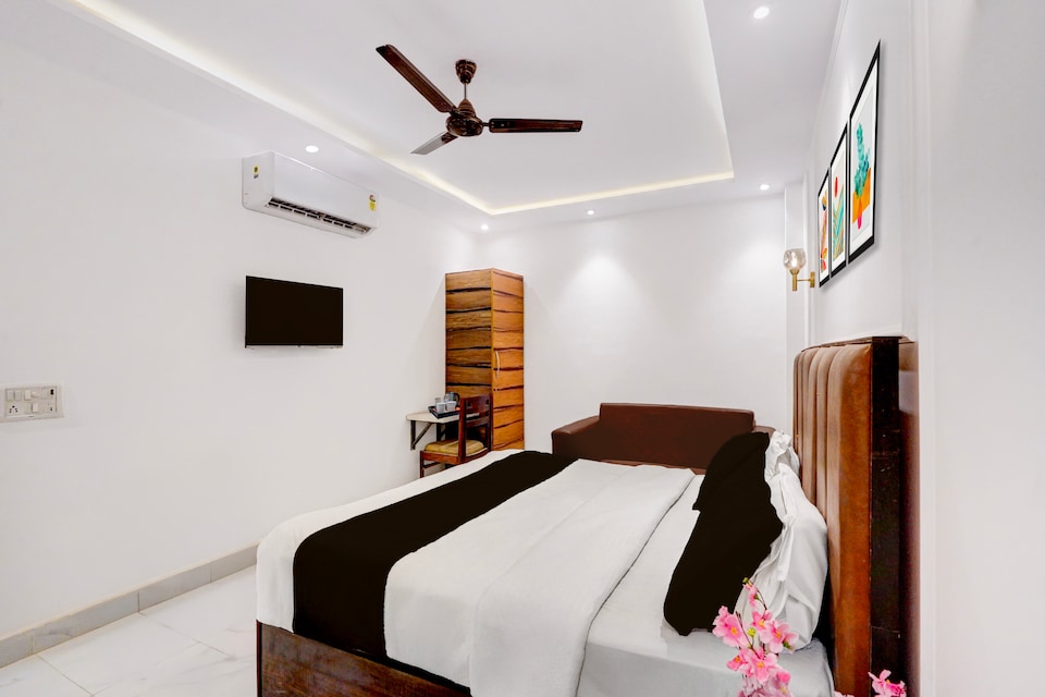 Hotel O DTU New Delhi Formerly V Town, Rohini Delhi, Delhi