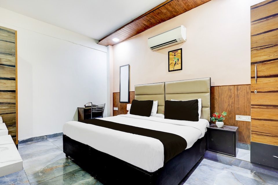 Hotel O DTU Main Gate Delhi, Rohini Delhi, Delhi