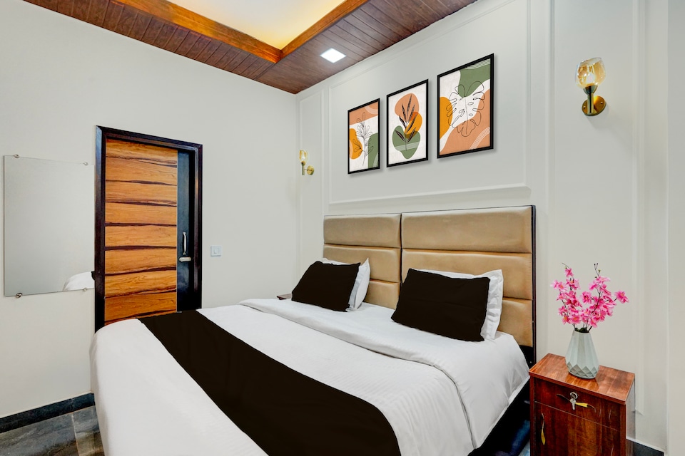 Hotel O DTU New Delhi Formerly V Town, Rohini Delhi, Delhi