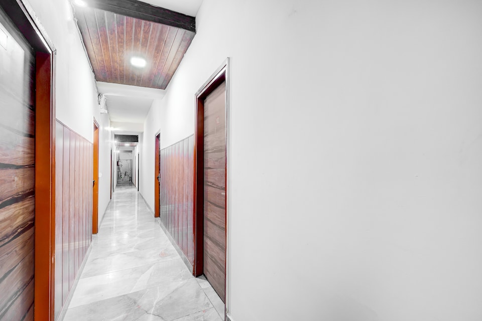 Hotel O DTU New Delhi Formerly V Town, Rohini Delhi, Delhi