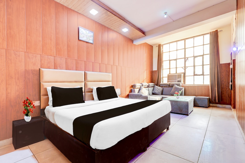 Hotel O DTU Main Gate Delhi, Rohini Delhi, Delhi