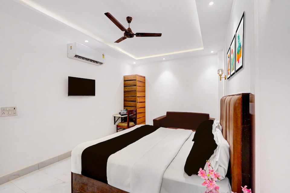 Collection O DTU New Delhi Formerly V Town, Rohini Delhi, Delhi