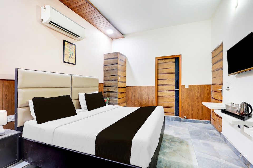 Hotel O DTU Main Gate Delhi, Rohini Delhi, Delhi