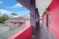 Hotel O near Urip Sumoharjo Hospital formerly Yasmine Guesthouse Syariah