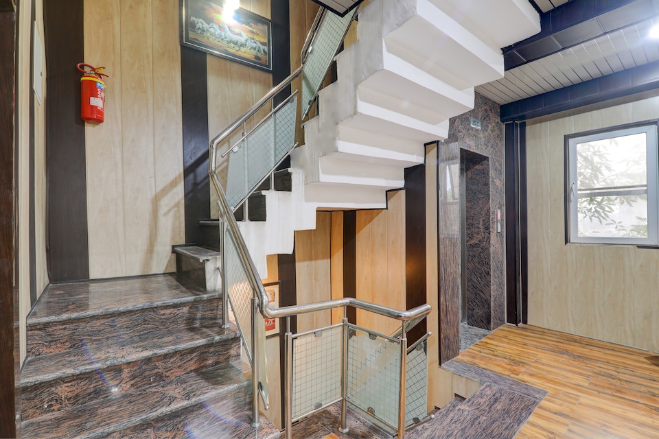 OYO 820240 Ss Palace Inn, Airport Lucknow, Lucknow