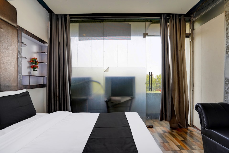 OYO 820262 OYO S R Hotel And Marriage Hall Near Chaudhary Charan Singh International Airport, Airport Lucknow, Lucknow