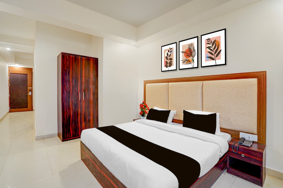 Super Collection O Friends Colony Lucknow Formerly The Suite, SGPGI Lucknow, Lucknow