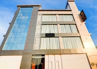 Collection O Friends Colony Lucknow Formerly The Suite