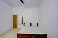 OYO GULAVLIVAL HOTEL