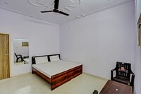 OYO GULAVLIVAL HOTEL