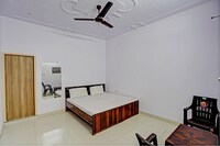 OYO GULAVLIVAL HOTEL