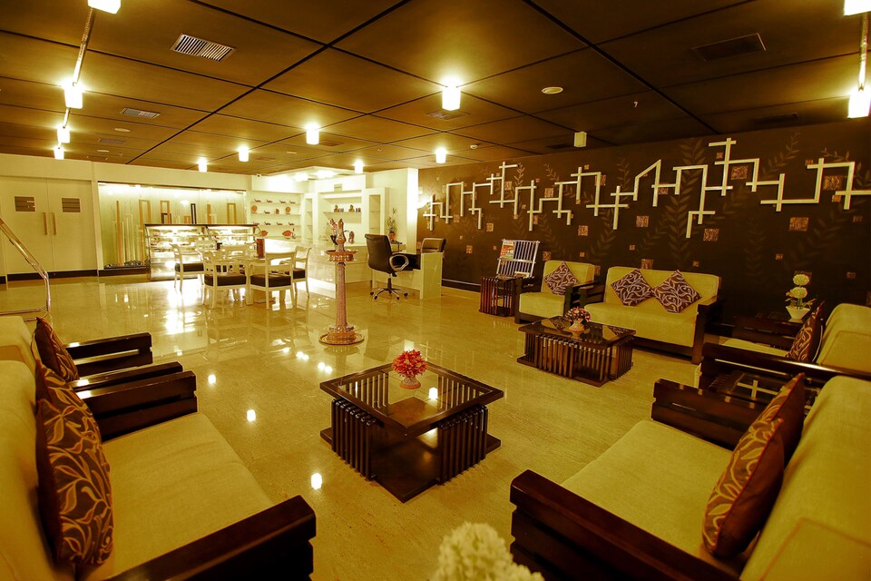 OYO Premium 015 Infopark Junction, Kakkanad Kochi, Kochi