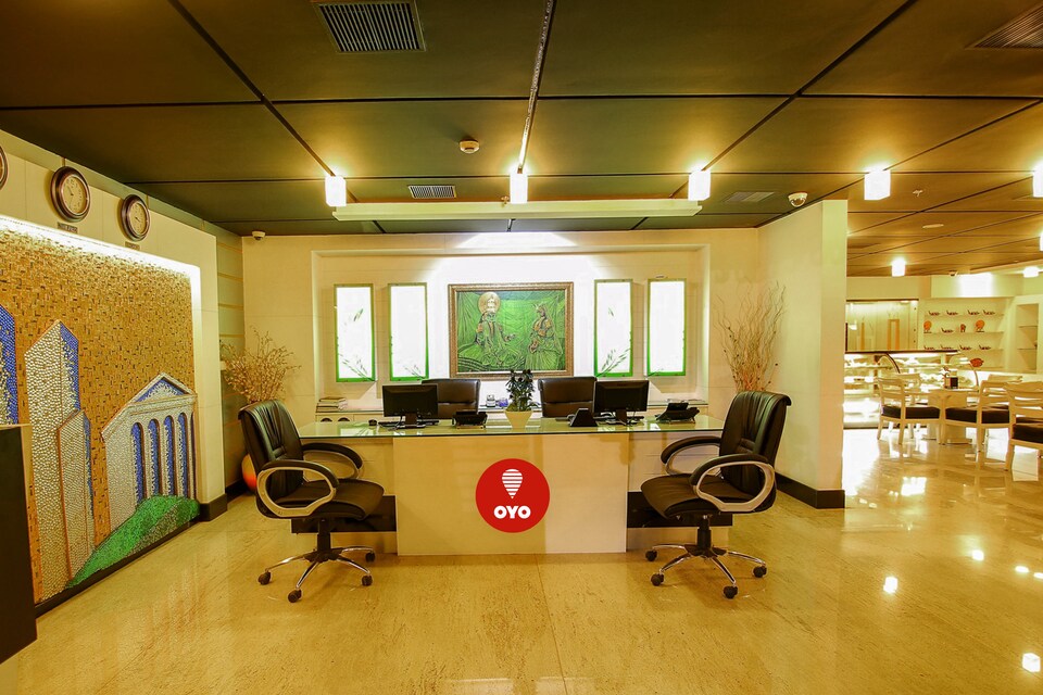 OYO Premium 015 Infopark Junction, Kakkanad Kochi, Kochi