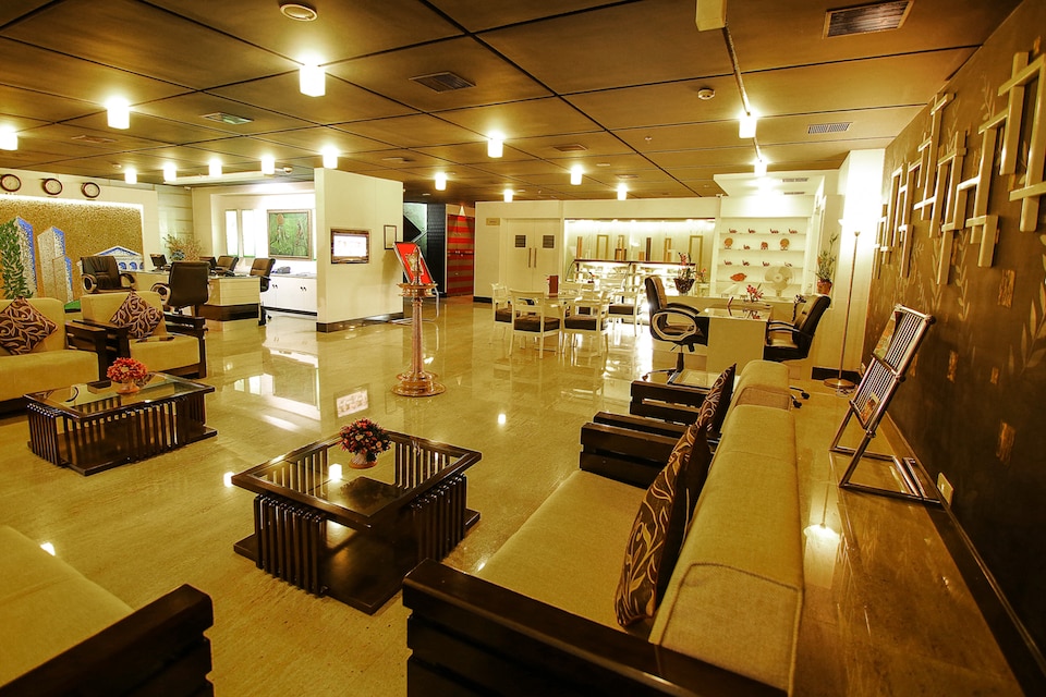 OYO Premium 015 Infopark Junction, Kakkanad Kochi, Kochi