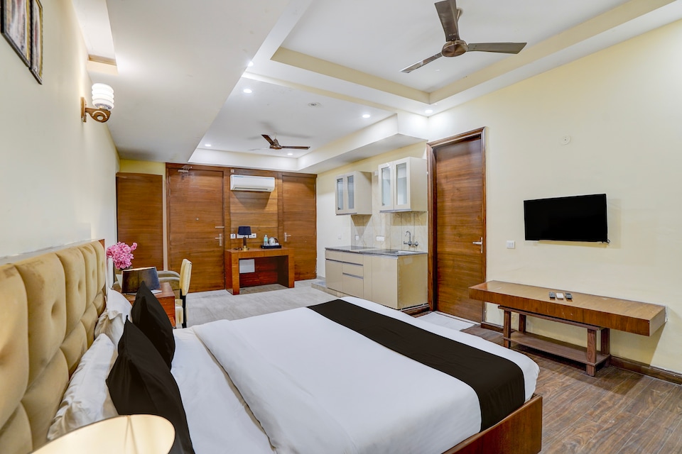 Super Townhouse Sector 47 Near Medanta, HUDA CENTRE 1, Gurgaon