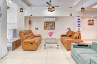 Super Townhouse Sector 47 Near Medanta