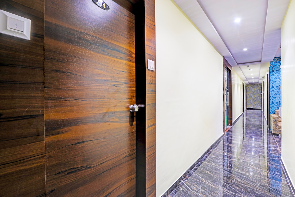 OYO 820356 Hotel O Golden, Ajwa Vadodara, Vadodara