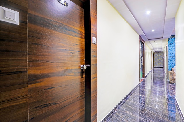 OYO 820356 Hotel O Golden