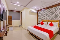 OYO 820356 Hotel O Golden