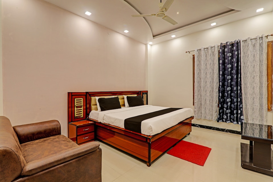 OYO Flagship Hotel Awadh Viram, Pratapgarh, Pratapgarh