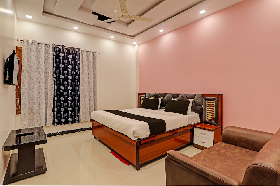 OYO Flagship Hotel Awadh Viram, Pratapgarh, Pratapgarh