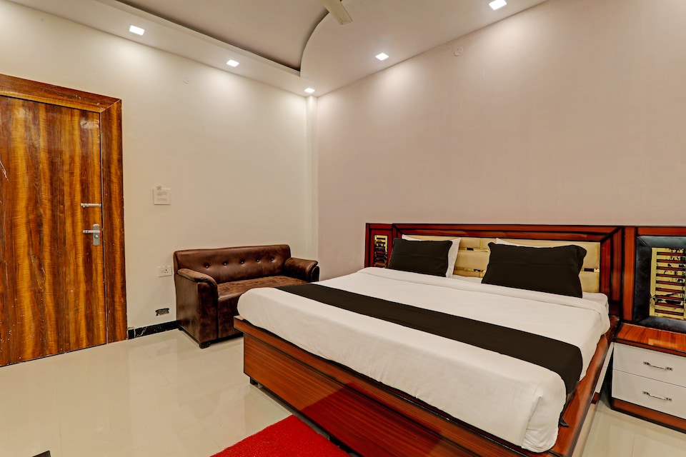 OYO Flagship Hotel Awadh Viram, Pratapgarh, Pratapgarh