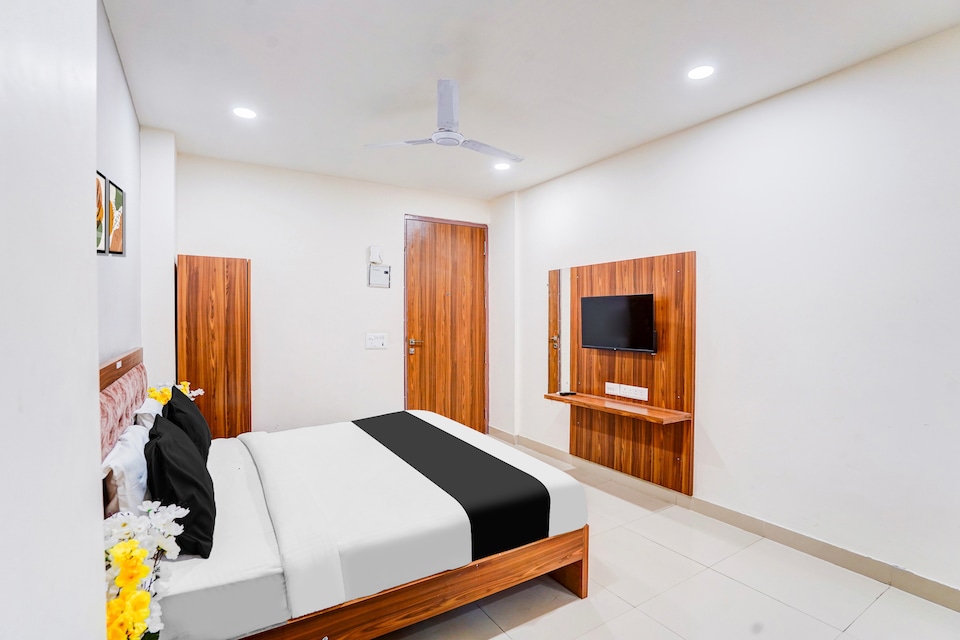 OYO 820363 Hotel Umen, Noida Expressway SEZ, Noida