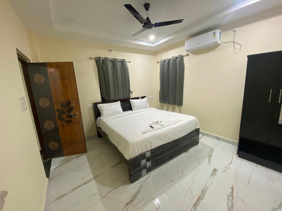 OYO 820381 HOTEL IGLOOS, LB Nagar-Uppal, Hyderabad